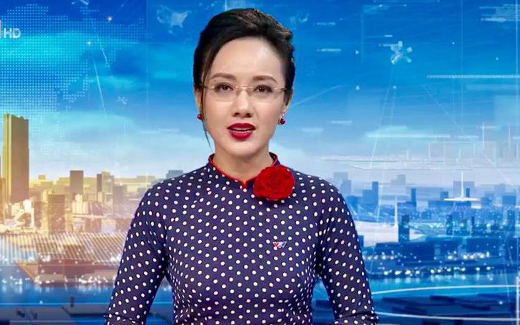 BTV Hoài Anh khác lạ trong diện mạo mới khiến CDM xuýt xoa - Ảnh 3 BTV Hoài Anh khác lạ trong diện mạo mới khiến CDM xuýt xoa - Ảnh 3