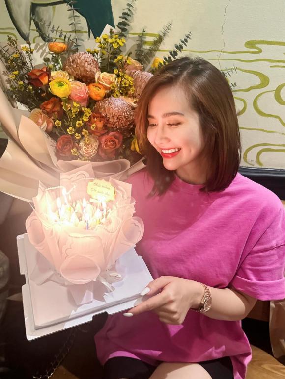 Huyền Lizzie xinh đẹp đón tuổi mới. Ảnh internet Huyền Lizzie xinh đẹp đón tuổi mới. Ảnh internet