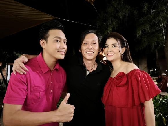 Hoài Linh miệt mài chạy show cuối năm, ngoại hình lộ rõ sự mệt mỏi. Ảnh internet Hoài Linh miệt mài chạy show cuối năm, ngoại hình lộ rõ sự mệt mỏi. Ảnh internet
