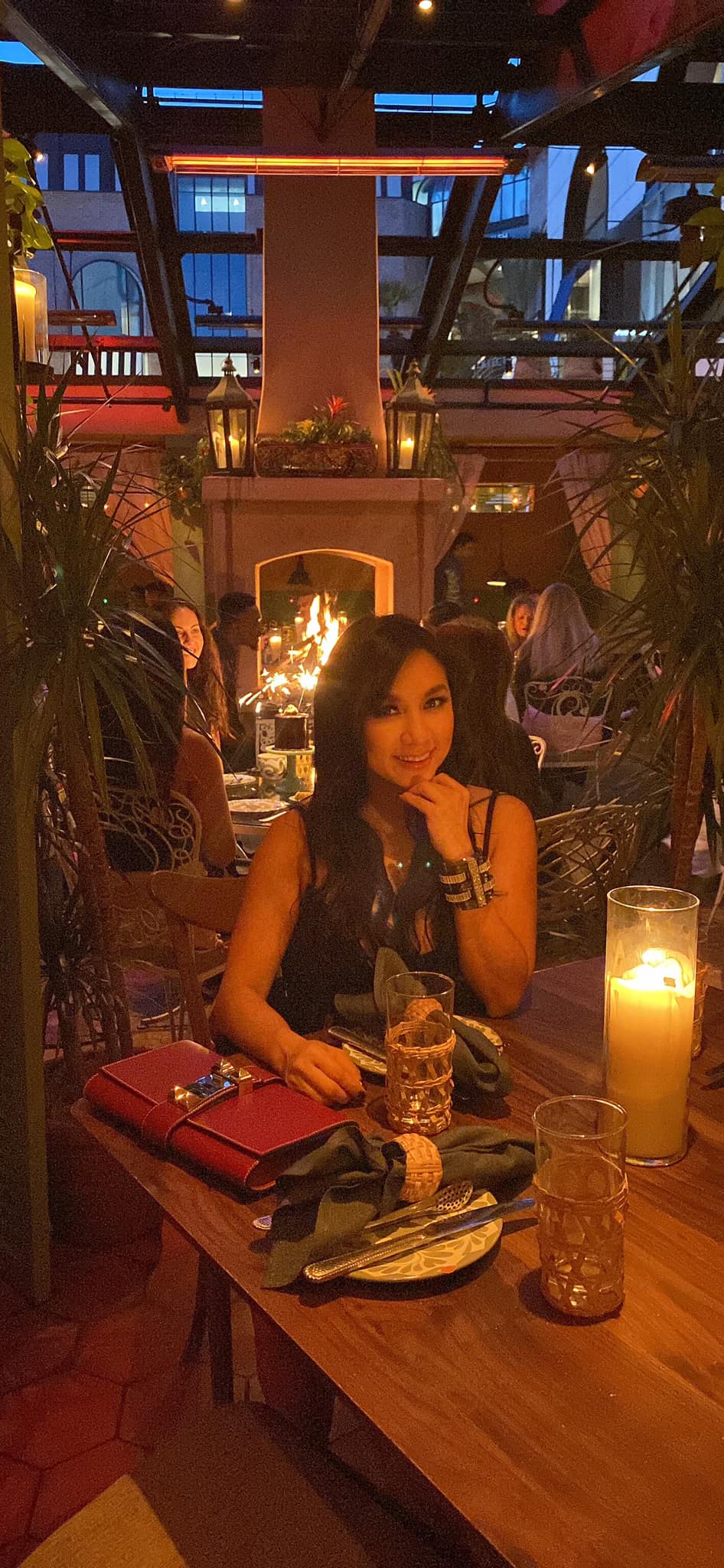 'Biểu tượng gợi cảm' Y Phụng gây chú ý với nhan sắc mặt mộc hiện tại