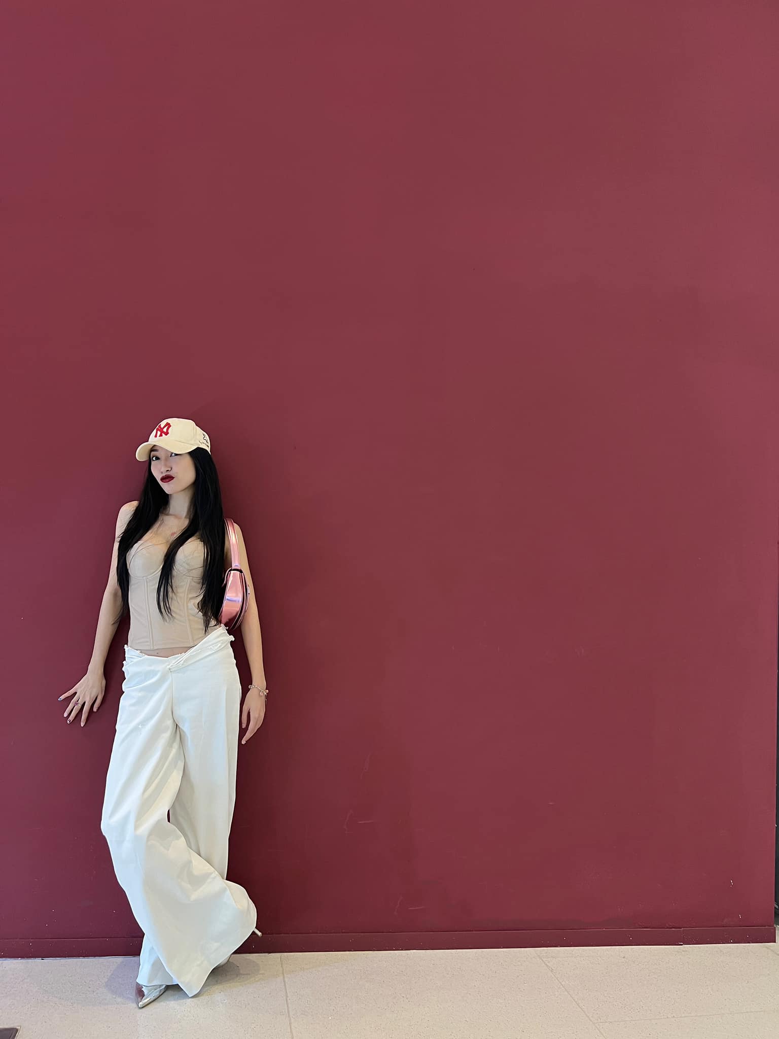 Khổng Tú Quỳnh lên đồ táo bạo, đẹp 'ná thở' hậu chia tay Ngô Kiến Huy - Ảnh 1 Khổng Tú Quỳnh lên đồ táo bạo, đẹp 'ná thở' hậu chia tay Ngô Kiến Huy - Ảnh 1