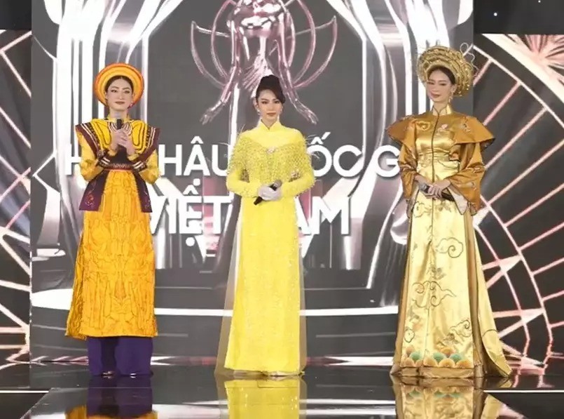 Thùy Tiên di chuyển ra vị trí ban đầu của Bảo Ngọc. Ảnh internet