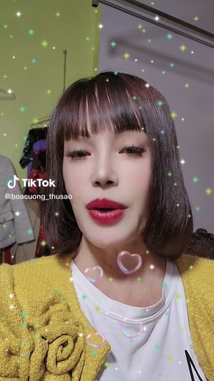 Trên thực tế, cô dâu Thu Sao đã dùng đến các app làm đẹp để có khuôn mặt trẻ trên thế giới ảo. Ảnh internet