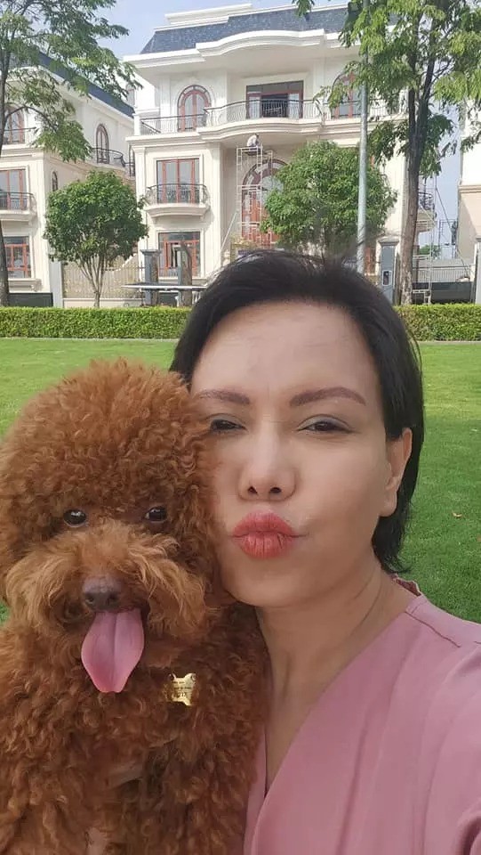 Danh hài Việt Hương khoe căn biệt thự đang hoàn thiện. Ảnh internet Danh hài Việt Hương khoe căn biệt thự đang hoàn thiện. Ảnh internet