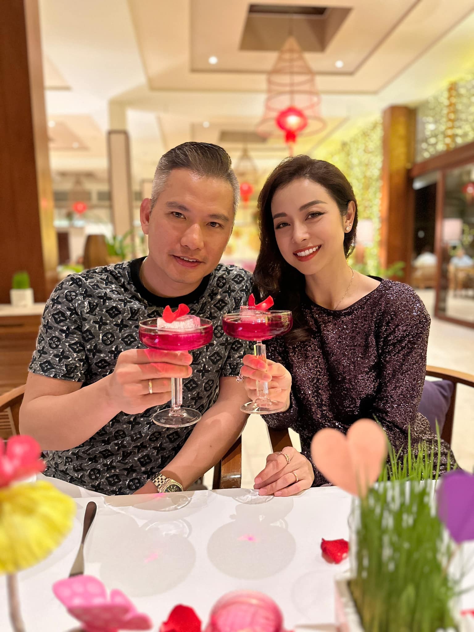 Mẹ 4 con Jennifer Phạm khoe body 'khét lẹt' khiến chị em GenZ cũng phải trầm trồ - Ảnh 2