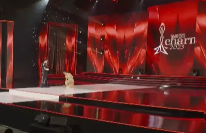 Sự cố của MC Phương Mai khiến khán giả thót tim. Ảnh internet