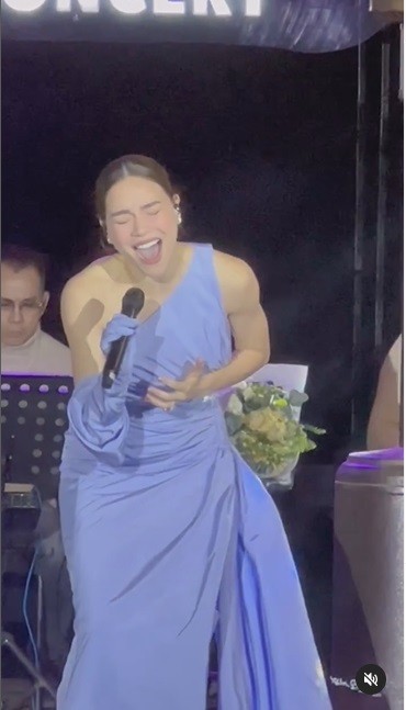 Hồ Ngọc Hà đẹp bất chấp camera thường. Ảnh internet