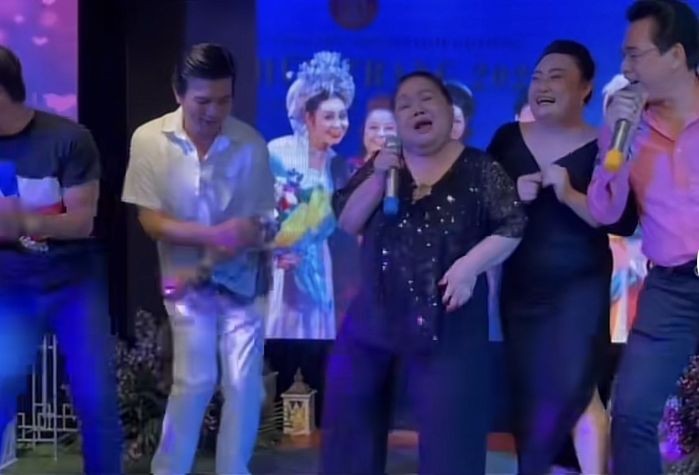 NSND Ngọc Giàu nhanh chóng nhập cuộc, quẩy hết mình. Ảnh internet