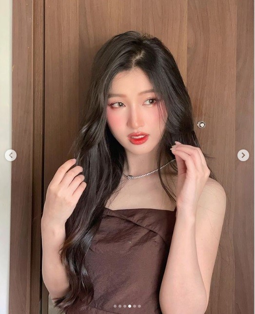 Phương Nhi hờ hững khoe trọn lưng trần, 'bà trùm Hoa hậu' lập tức vào tỏ thái độ - Ảnh 1 Phương Nhi hờ hững khoe trọn lưng trần, 'bà trùm Hoa hậu' lập tức vào tỏ thái độ - Ảnh 1