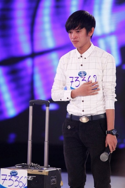 Bùi Vĩnh Phúc (sinh năm 1993 tại Đà Lạt) được mọi người biết đến với nickname “hot boy kẹo kéo” khi tham gia cuộc thi “Vietnam Idol 2015”. Ảnh internet