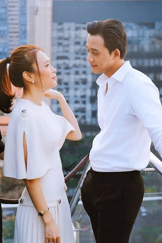 Mỹ Tâm dính tin đồn hẹn hò với Mai Tài Phến. Ảnh internet Mỹ Tâm dính tin đồn hẹn hò với Mai Tài Phến. Ảnh internet