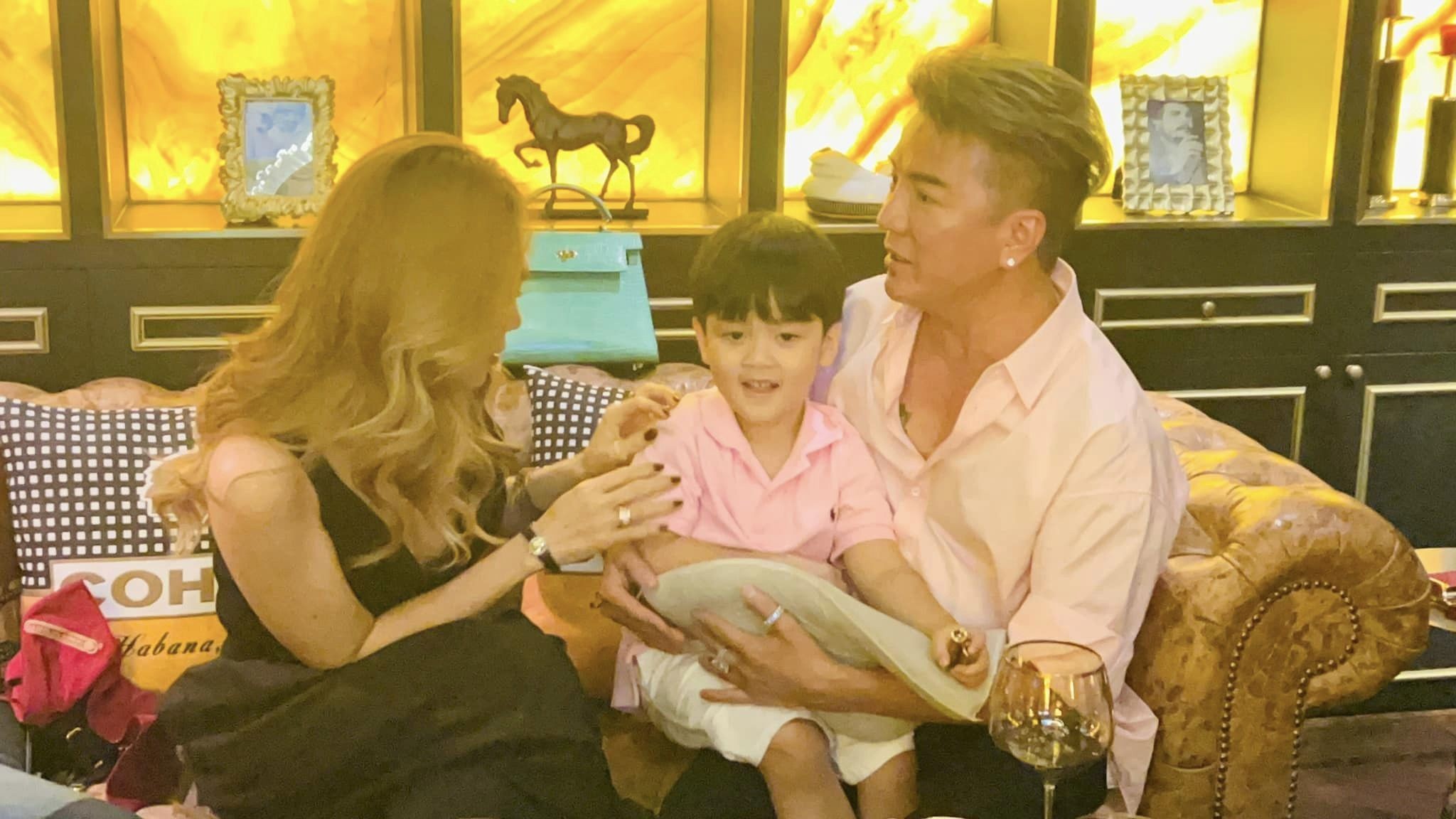 Mỹ Tâm rất yêu quý con trai Đàm Vĩnh Hưng. Ảnh FBNV