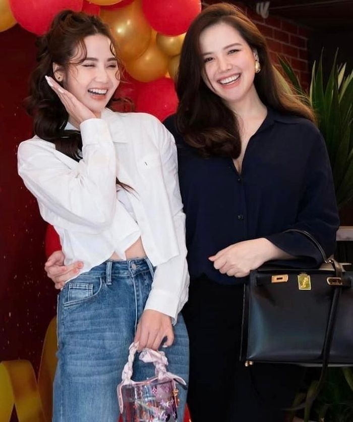 'Phu nhân tập đoàn nghìn tỷ' Phanh Lee bị 'team qua đường' chụp lén làm lộ nhan sắc thật - Ảnh 1 'Phu nhân tập đoàn nghìn tỷ' Phanh Lee bị 'team qua đường' chụp lén làm lộ nhan sắc thật - Ảnh 1