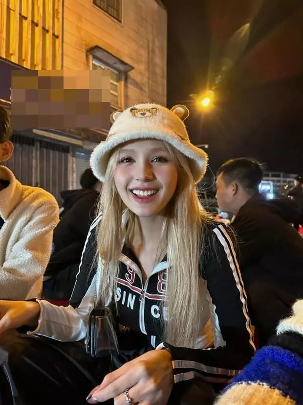 Chụp dưới điều kiện thiếu sáng, camera thường, Xoài Non vẫn rạng rỡ, xinh đẹp. Ảnh internet Chụp dưới điều kiện thiếu sáng, camera thường, Xoài Non vẫn rạng rỡ, xinh đẹp. Ảnh internet