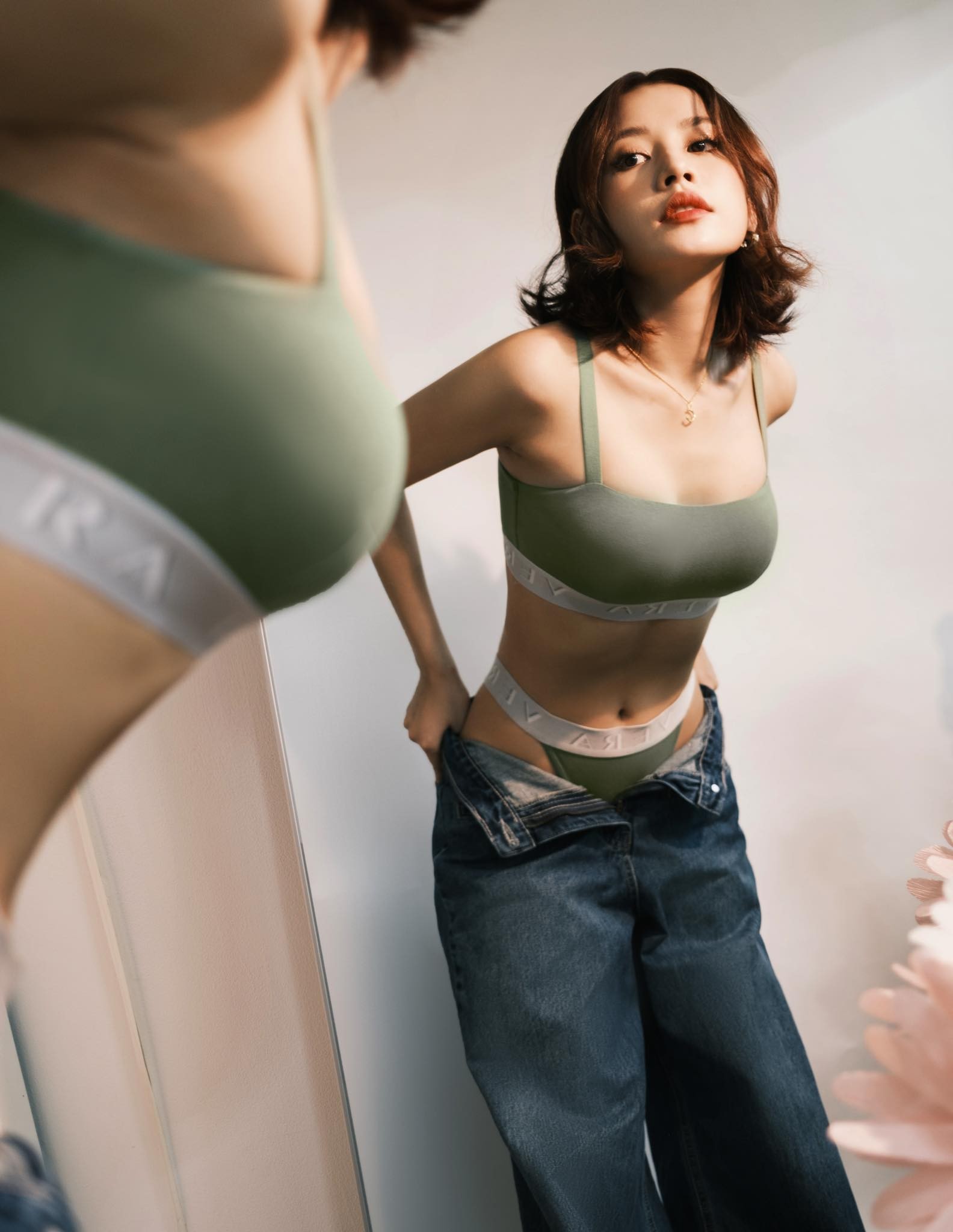Chi Pu ngày càng táo bạo khoe body. Ảnh FBNV Chi Pu ngày càng táo bạo khoe body. Ảnh FBNV