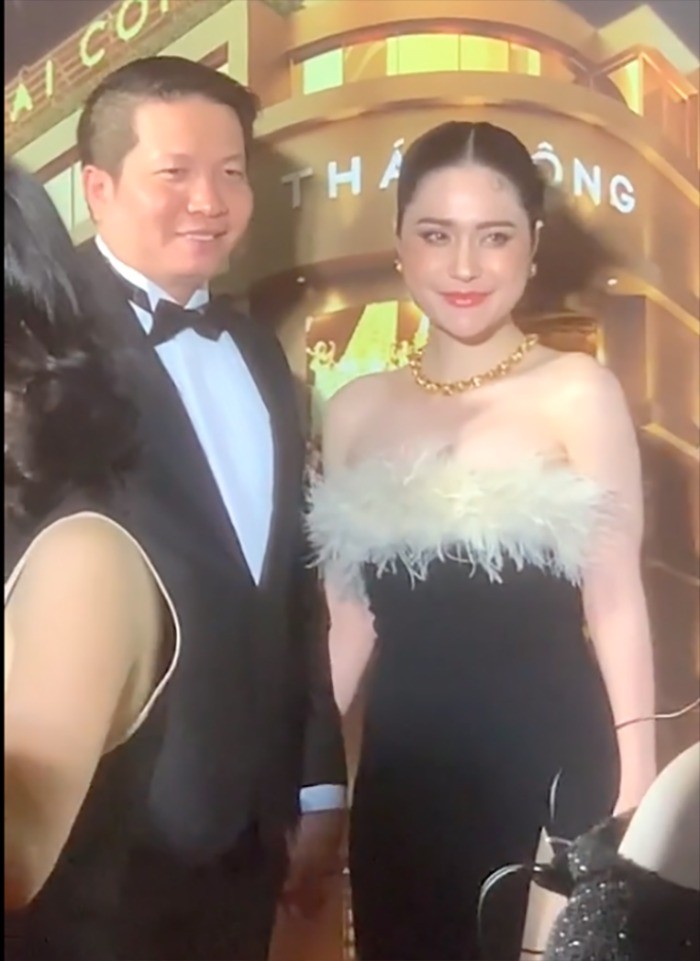 Lần này thì team qua đường cũng phải bó tay không thể dìm được nhan sắc của Đoàn Di Băng. Ảnh internet Lần này thì team qua đường cũng phải bó tay không thể dìm được nhan sắc của Đoàn Di Băng. Ảnh internet