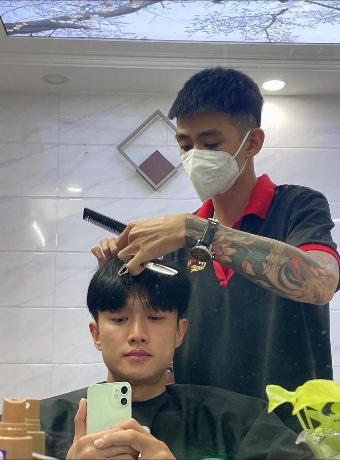 Xuất hiện tóc bạc, nếp nhăn, Quốc Trường quyết định 'tút tát' ở tuổi U40, nhan sắc khiến fan bất ngờ - Ảnh 1 Xuất hiện tóc bạc, nếp nhăn, Quốc Trường quyết định 'tút tát' ở tuổi U40, nhan sắc khiến fan bất ngờ - Ảnh 1