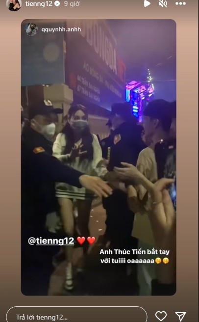 Thùy Tiên chào các fan một cách thân thiện. Ảnh cắt từ clip Thùy Tiên chào các fan một cách thân thiện. Ảnh cắt từ clip