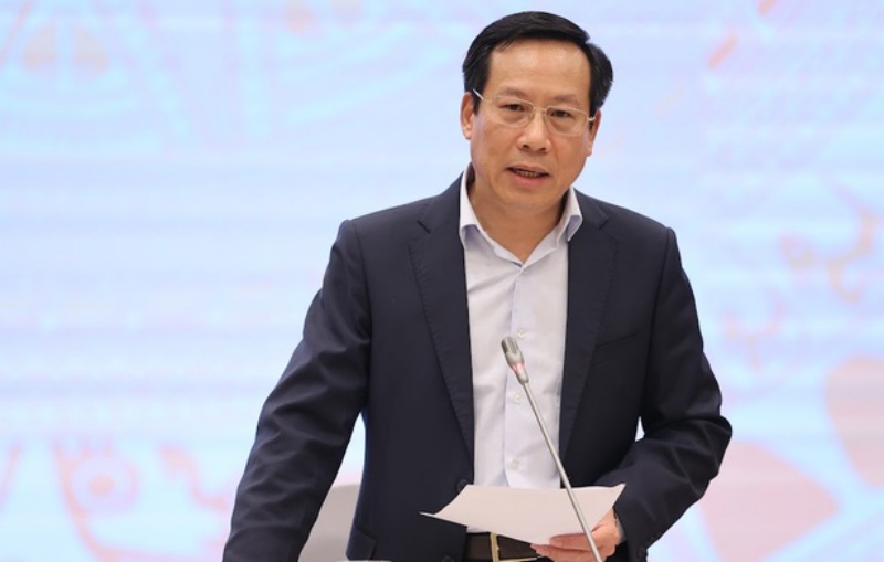 Thứ trưởng Bộ Y tế Lê Đức Luận trả lời tại họp báo. Thứ trưởng Bộ Y tế Lê Đức Luận trả lời tại họp báo.