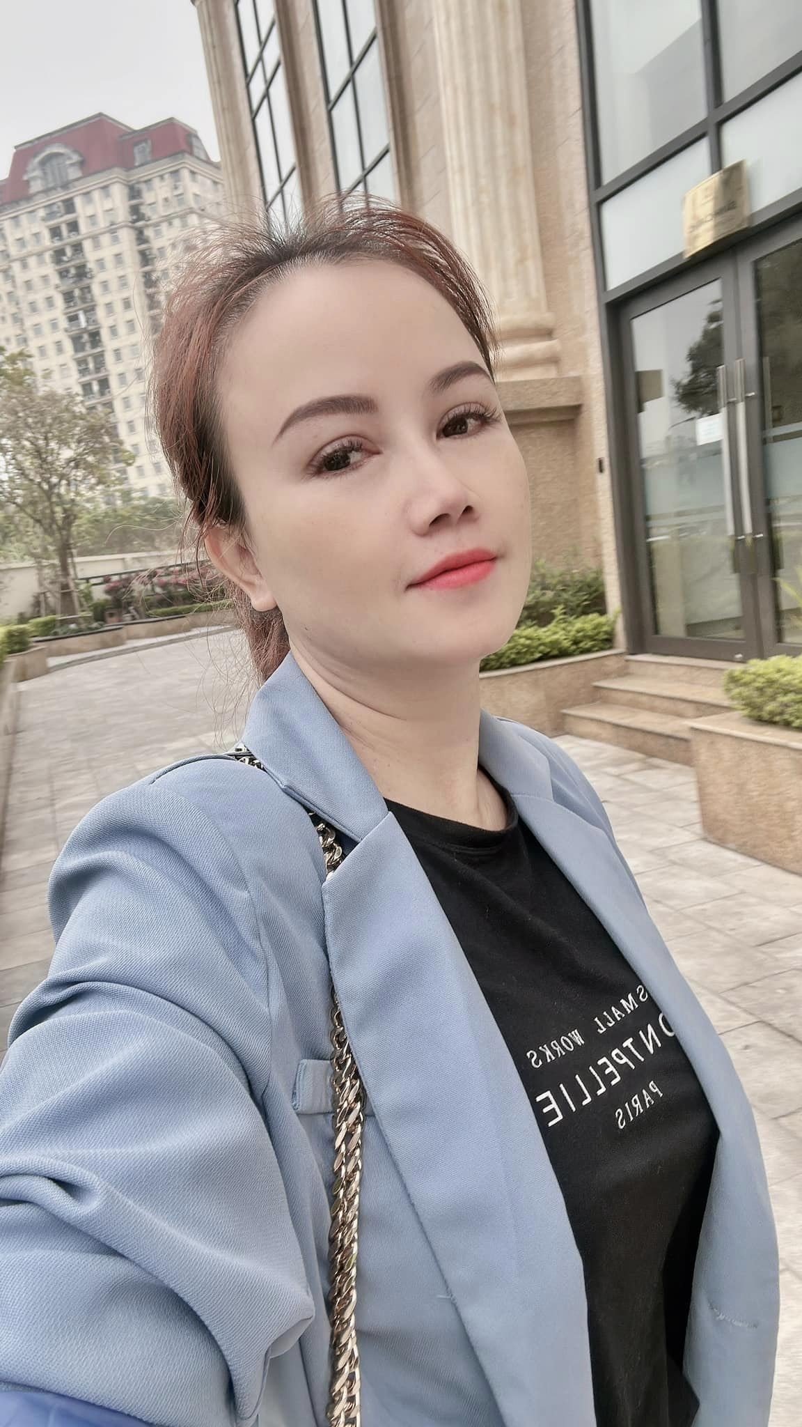 Không dùng app, 'cô Xuyến' Đào Hoàng Yến lộ nhan sắc thật qua camera thường 4 Không dùng app, 'cô Xuyến' Đào Hoàng Yến lộ nhan sắc thật qua camera thường 4