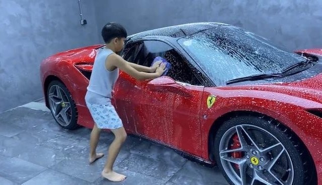 Sinh ra đã 'ngậm thìa vàng', Subeo chụp ảnh bên siêu xe khí chất chẳng kém Cường đô la 2 Sinh ra đã 'ngậm thìa vàng', Subeo chụp ảnh bên siêu xe khí chất chẳng kém Cường đô la 2