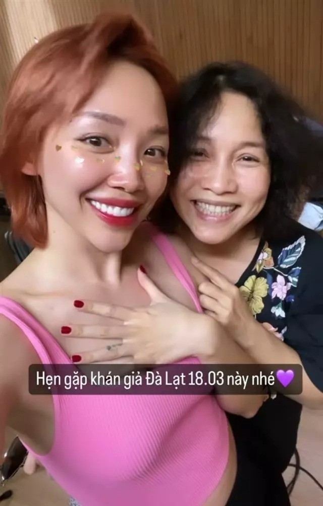 Mặt mộc với làn da căng mịn, không tàn nhang ở tuổi U50 của Mỹ Linh. Ảnh FBNV Mặt mộc với làn da căng mịn, không tàn nhang ở tuổi U50 của Mỹ Linh. Ảnh FBNV