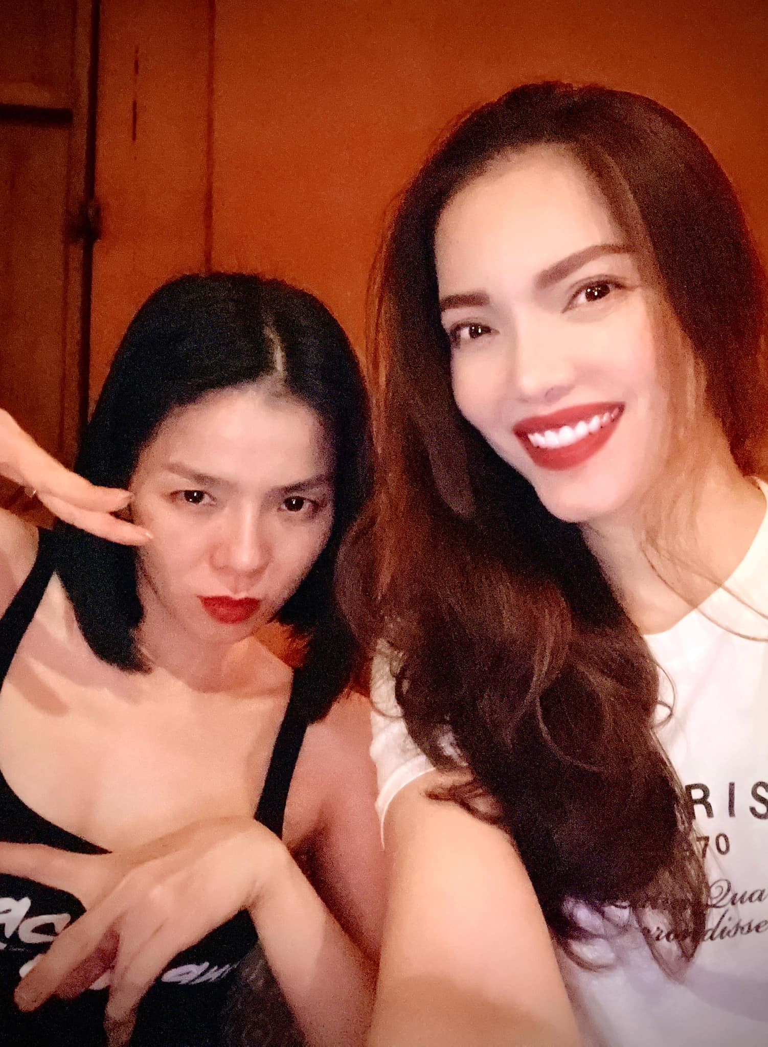 Lệ Quyên bị bạn thân làm lộ nhan sắc thật ngoài đời qua ảnh được tag 2 Lệ Quyên bị bạn thân làm lộ nhan sắc thật ngoài đời qua ảnh được tag 2