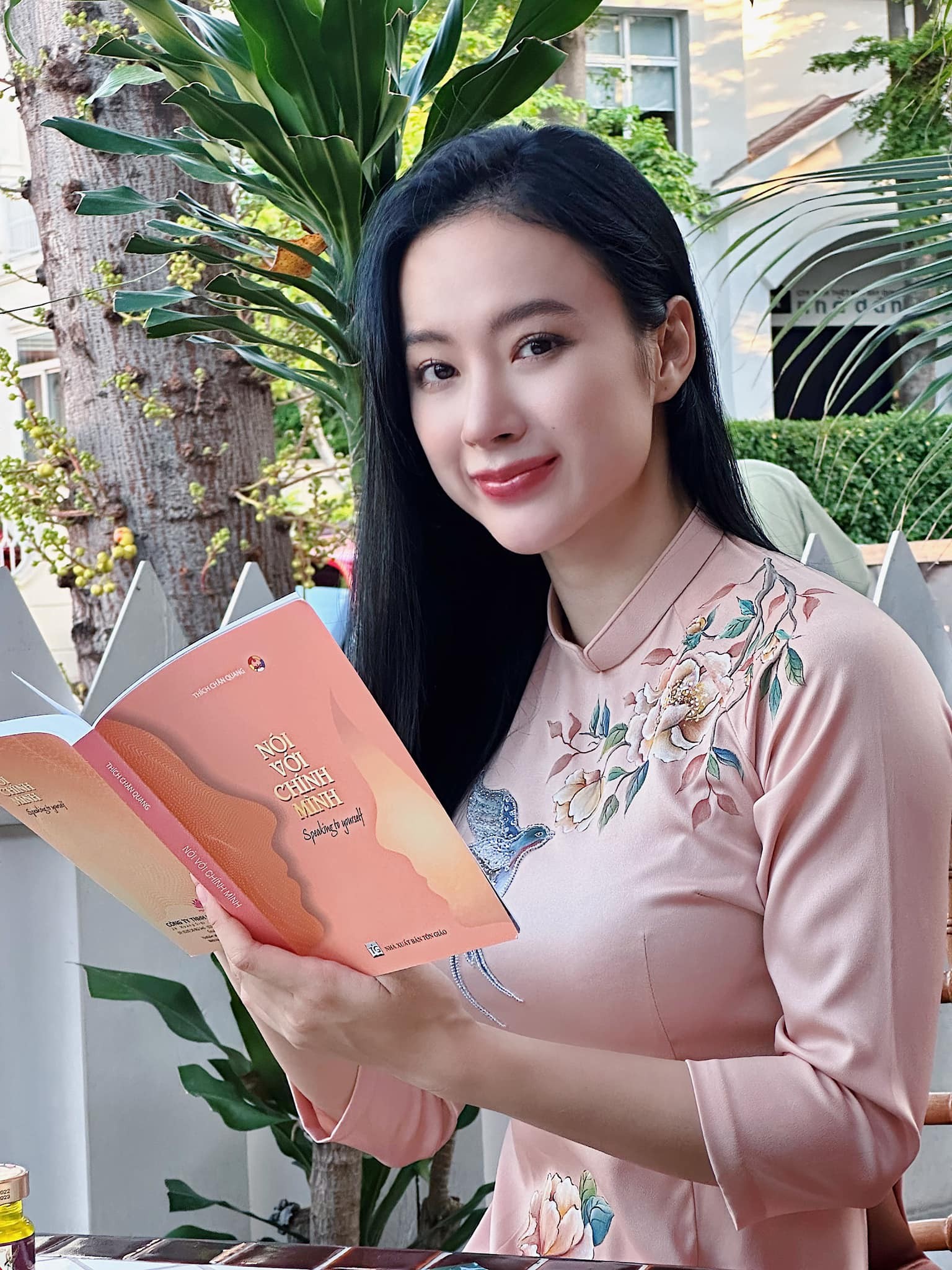 Angela Phương Trinh ngày càng đằm thắm hậu quyết tâm tu tập thay đổi quá khứ nổi loạn 3 Angela Phương Trinh ngày càng đằm thắm hậu quyết tâm tu tập thay đổi quá khứ nổi loạn 3