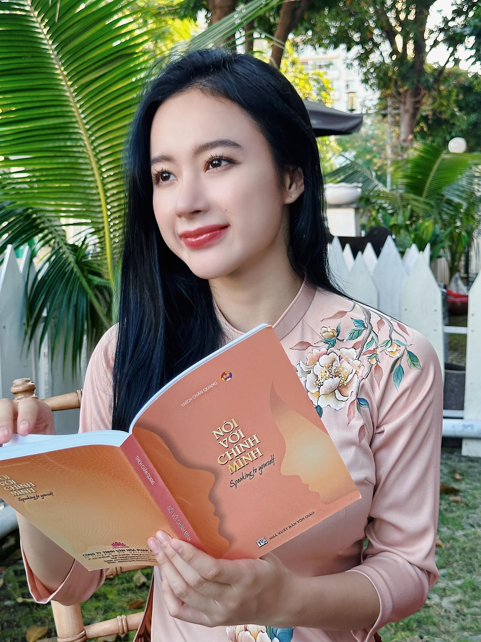 Angela Phương Trinh ngày càng đằm thắm hậu quyết tâm tu tập thay đổi quá khứ nổi loạn 1 Angela Phương Trinh ngày càng đằm thắm hậu quyết tâm tu tập thay đổi quá khứ nổi loạn 1