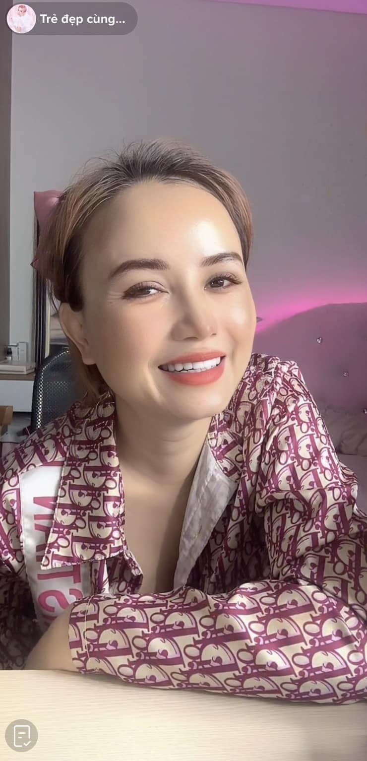'Cô Xuyến 4 đời chồng' - Đào Hoàng Yến thừa nhận 'trải qua quá nhiều đau thương' để tìm hạnh phúc 5 'Cô Xuyến 4 đời chồng' - Đào Hoàng Yến thừa nhận 'trải qua quá nhiều đau thương' để tìm hạnh phúc 5