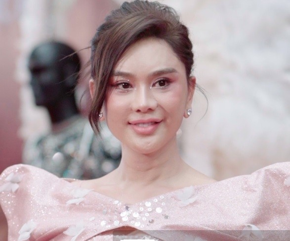 Lâm Khánh Chi xuất hiện như công chúa, nhan sắc qua camera thường gây chú ý 1 Lâm Khánh Chi xuất hiện như công chúa, nhan sắc qua camera thường gây chú ý 1