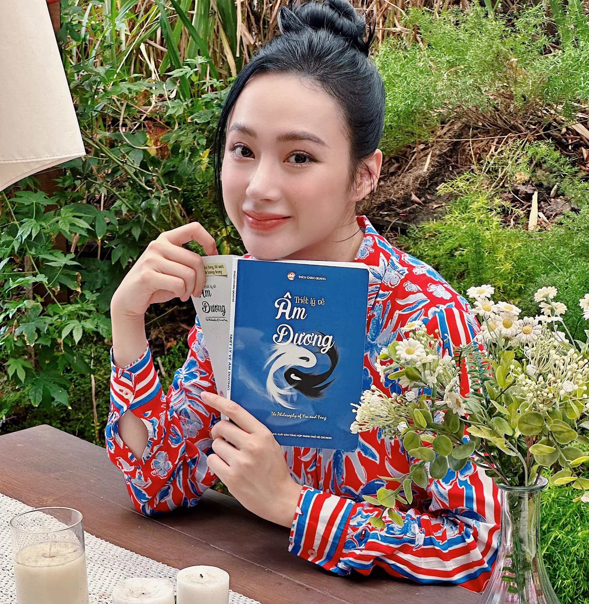 Angela Phương Trinh khiến CDM không ngừng xuýt xoa trước khoảnh khắc đẹp xuất thần 3 Angela Phương Trinh khiến CDM không ngừng xuýt xoa trước khoảnh khắc đẹp xuất thần 3