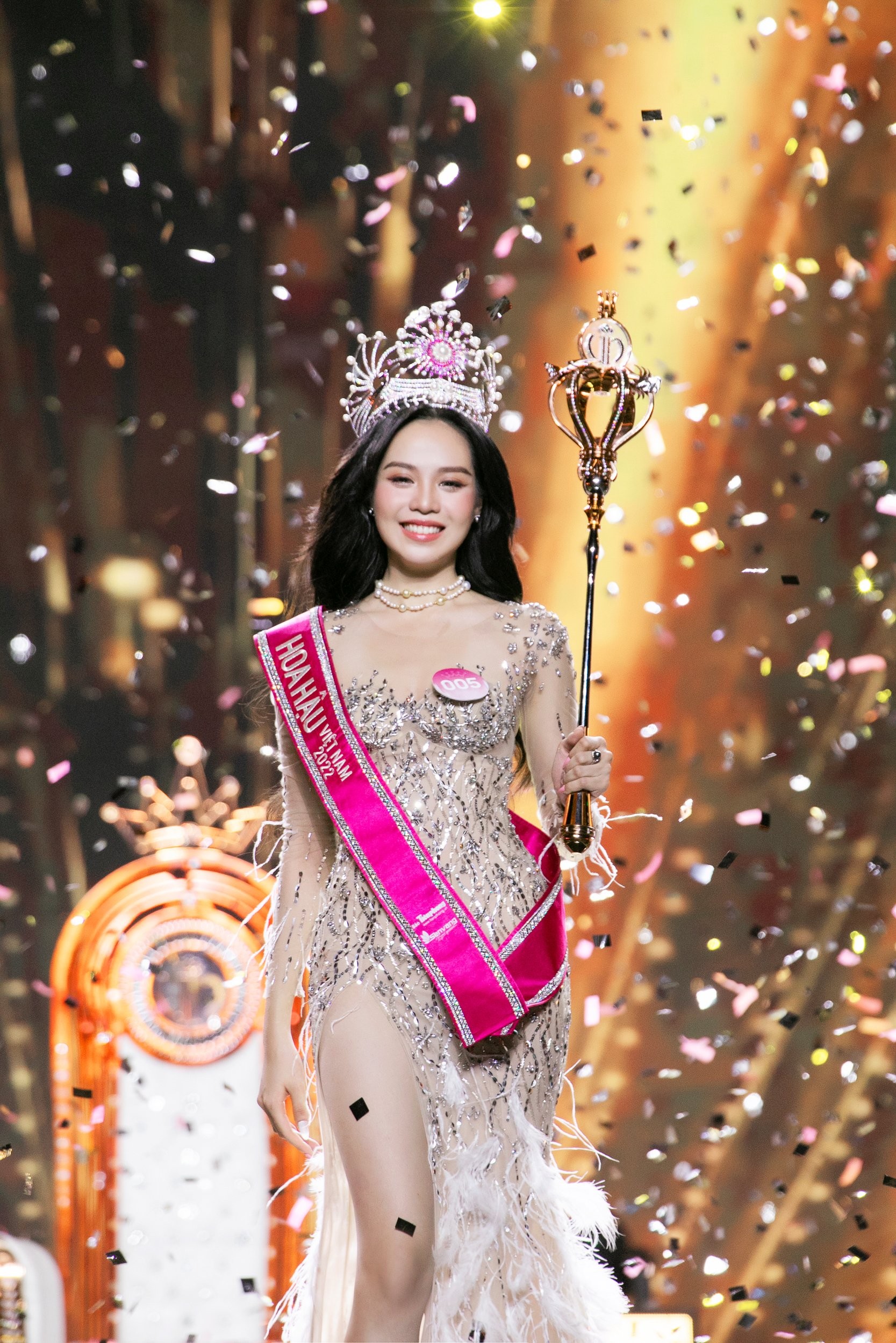 Hoa hậu Thanh Thủy livestream công khai trùng tu nhan sắc, sửa hai thứ trên cơ thể 4 Hoa hậu Thanh Thủy livestream công khai trùng tu nhan sắc, sửa hai thứ trên cơ thể 4