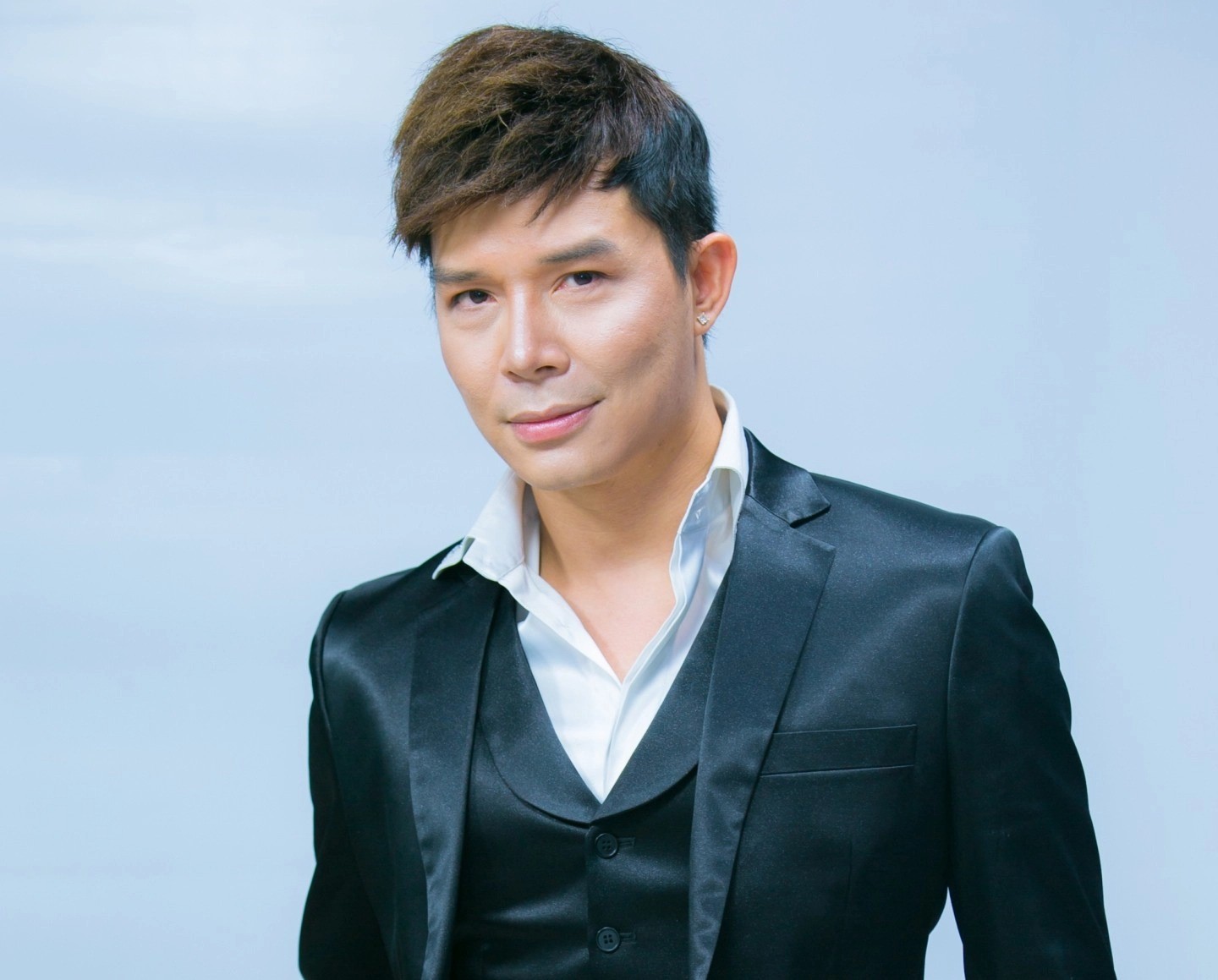 'Ca sĩ có nhà 600 tỷ' Nathan Lee rơi vào hoàn cảnh không một xu dính túi, cay đắng vì bị bạn bè quay lưng - Ảnh 2 'Ca sĩ có nhà 600 tỷ' Nathan Lee rơi vào hoàn cảnh không một xu dính túi, cay đắng vì bị bạn bè quay lưng - Ảnh 2