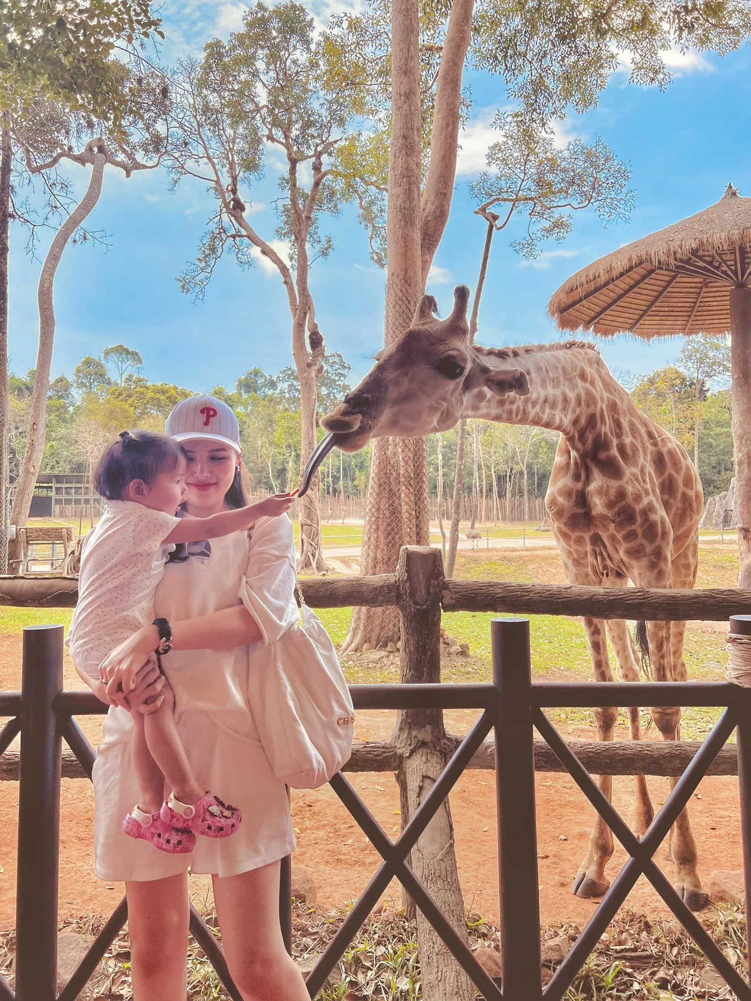 Con gái đầu của Phanh Lee càng lớn càng đáng yêu. Ảnh FBNV