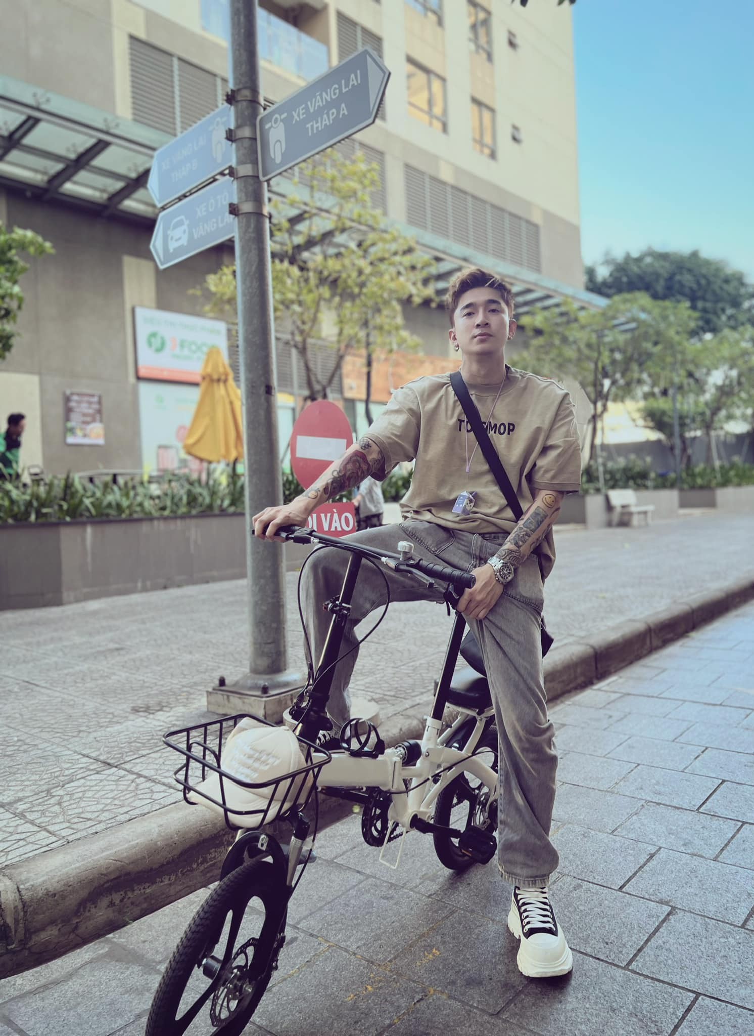 Chi Dân dần lấy lại phong độ sau màn livestream sướt mướt. Ảnh FBVN