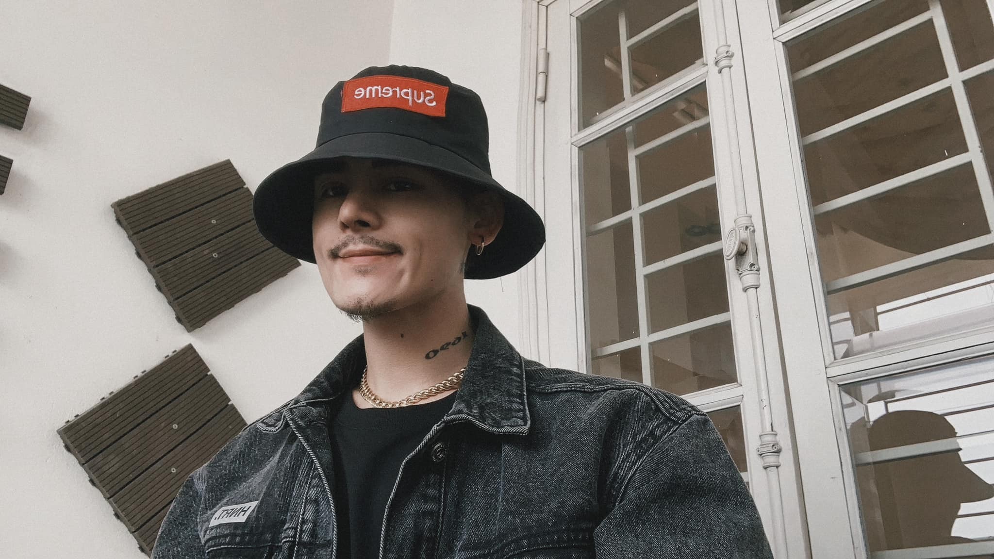 'Hiện tượng mạng' Hoa Vinh xuất hiện với diện mạo khác lạ, CDM xuýt xoa - Ảnh 1