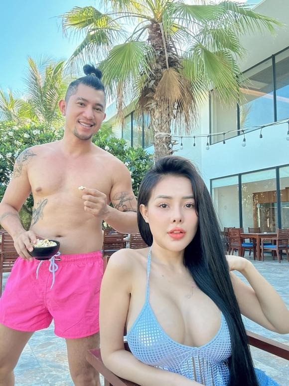 Lương Bằng Quang than thở ế show, CDM chỉ tập trung vào Ngân 98 đứng bên cạnh - Ảnh 5 Lương Bằng Quang than thở ế show, CDM chỉ tập trung vào Ngân 98 đứng bên cạnh - Ảnh 5