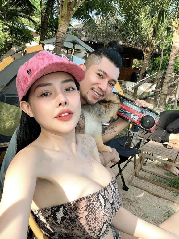Lương Bằng Quang than thở ế show, CDM chỉ tập trung vào Ngân 98 đứng bên cạnh - Ảnh 2 Lương Bằng Quang than thở ế show, CDM chỉ tập trung vào Ngân 98 đứng bên cạnh - Ảnh 2