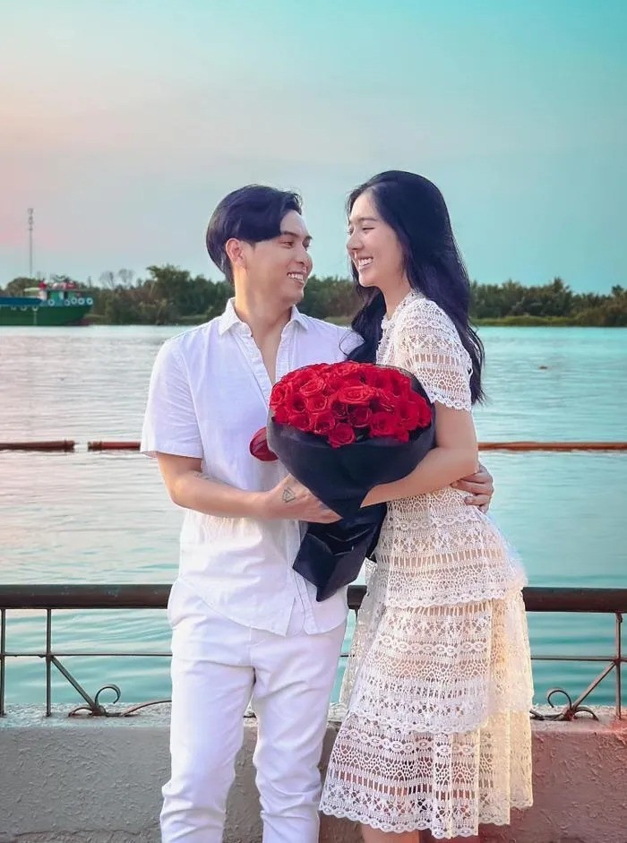 Hồ Quang Hiếu đã chính thức cầu hôn bạn gái. Ảnh internet Hồ Quang Hiếu đã chính thức cầu hôn bạn gái. Ảnh internet