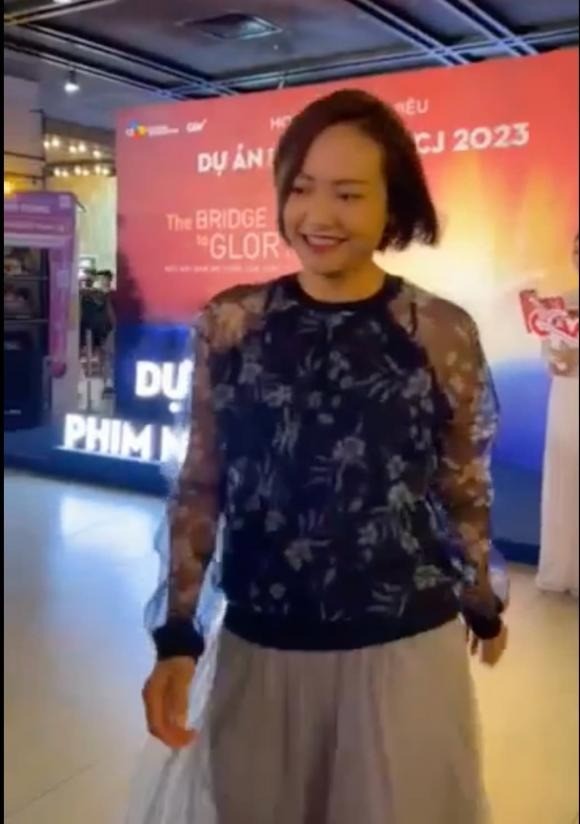 Diễn viên Hồng Ánh đẹp bất chấp camera thường. Ảnh internet Diễn viên Hồng Ánh đẹp bất chấp camera thường. Ảnh internet