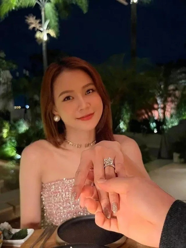 Hot girl Sam lập lời thề đặc biệt sau vài ngày đăng ký kết hôn với chồng đại gia - Ảnh 1 Hot girl Sam lập lời thề đặc biệt sau vài ngày đăng ký kết hôn với chồng đại gia - Ảnh 1