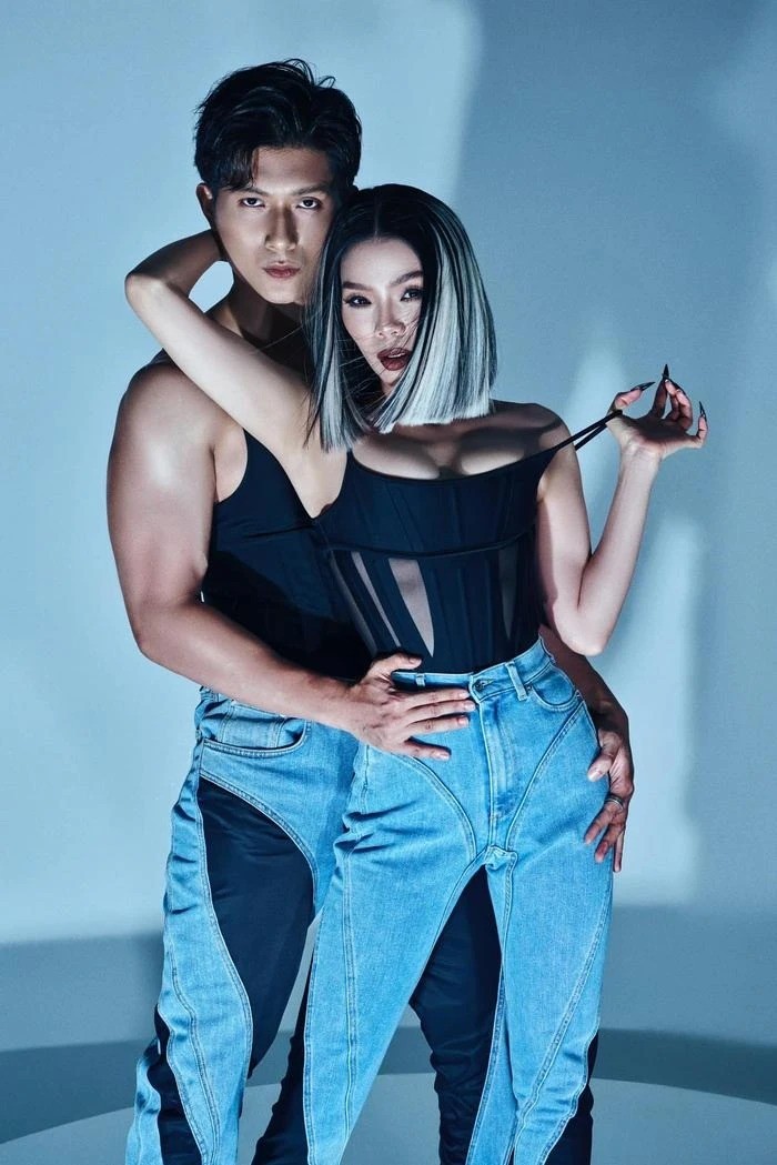 Lệ Quyên tung ảnh bên Lâm Bảo Châu. Ảnh FBNV