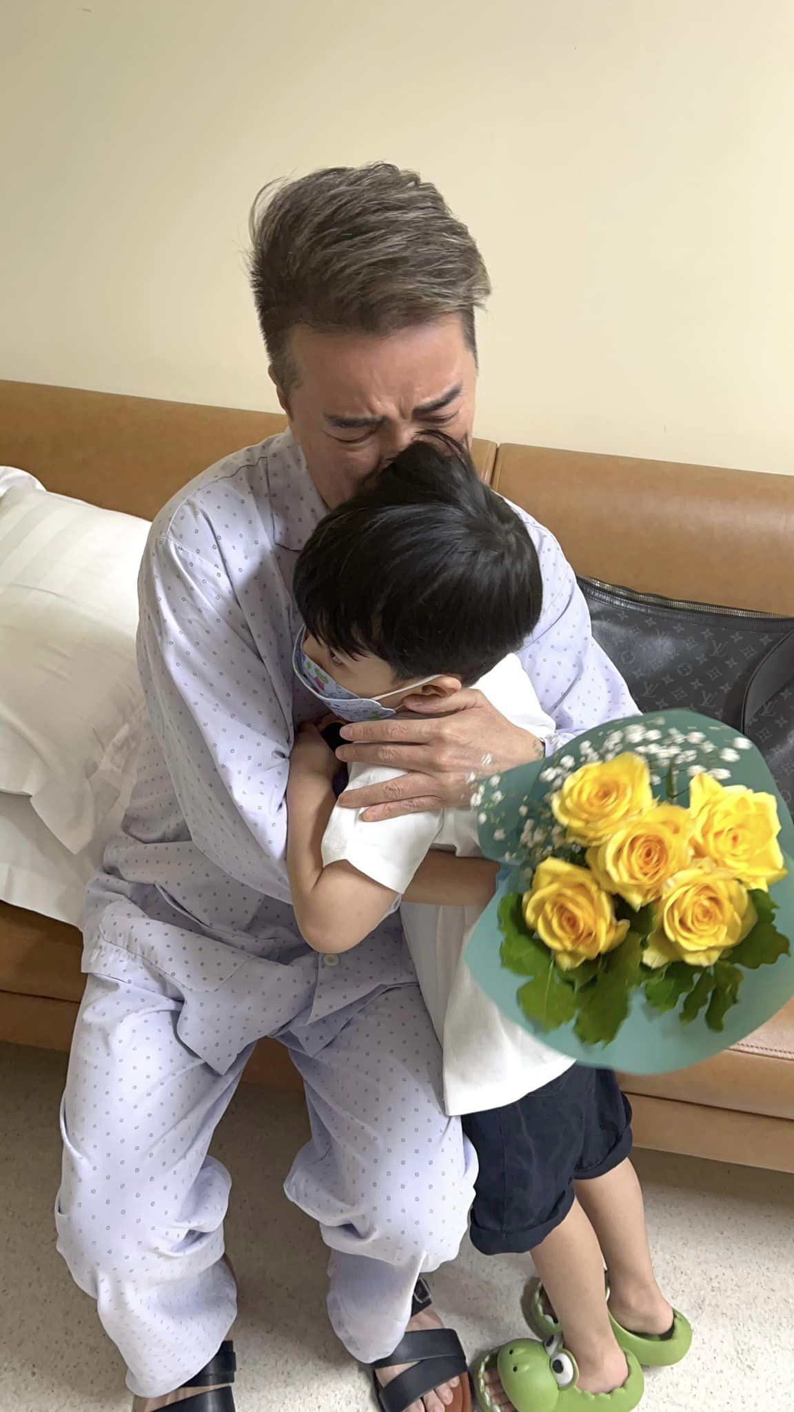 Đàm Vĩnh Hưng làm sáng tỏ sự hoài nghi của cư dân mạng, nói rõ lý do nhập viện 2 Đàm Vĩnh Hưng làm sáng tỏ sự hoài nghi của cư dân mạng, nói rõ lý do nhập viện 2