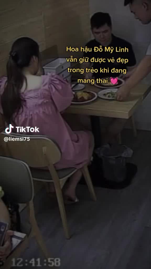 Cư dân mạng rần rần chia sẻ khoảnh khắc Đỗ Mỹ Linh đi ăn cùng chồng. Ảnh internet Cư dân mạng rần rần chia sẻ khoảnh khắc Đỗ Mỹ Linh đi ăn cùng chồng. Ảnh internet
