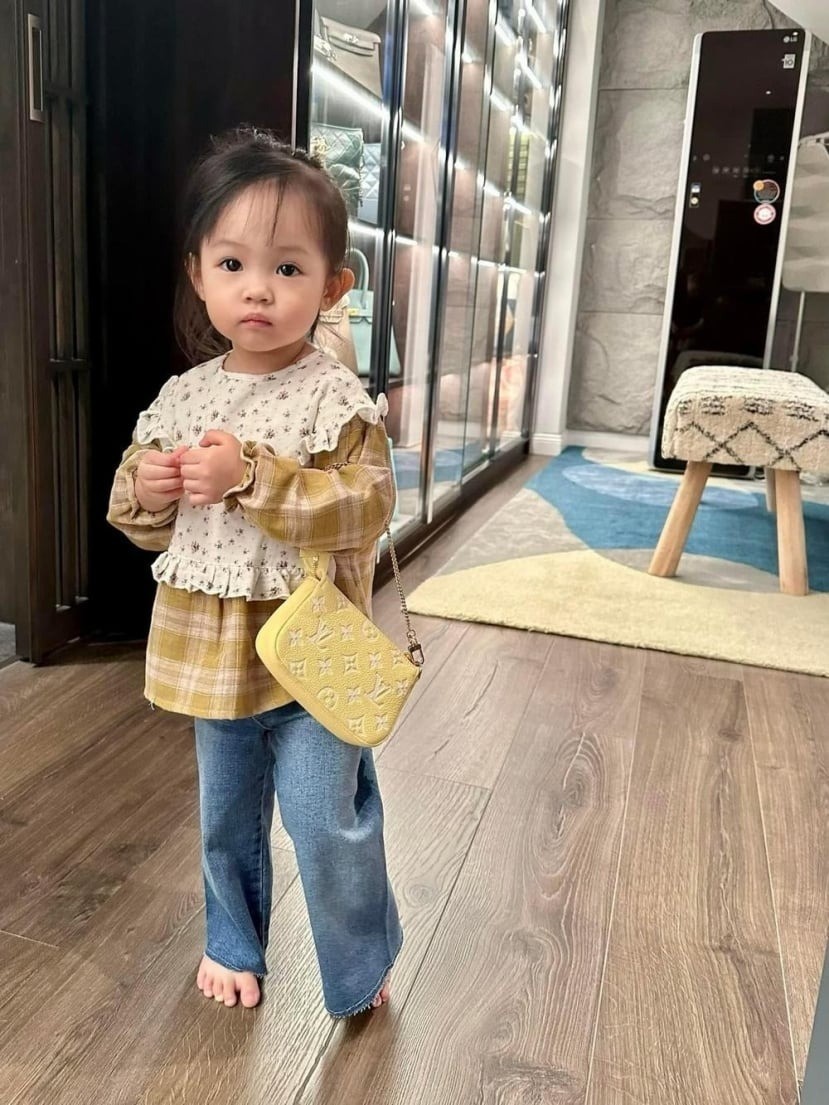 Dù còn nhỏ, ái nữ nhà Cường đô la đã sở hữu 'khối tài sản' đáng mơ ước - Ảnh 4