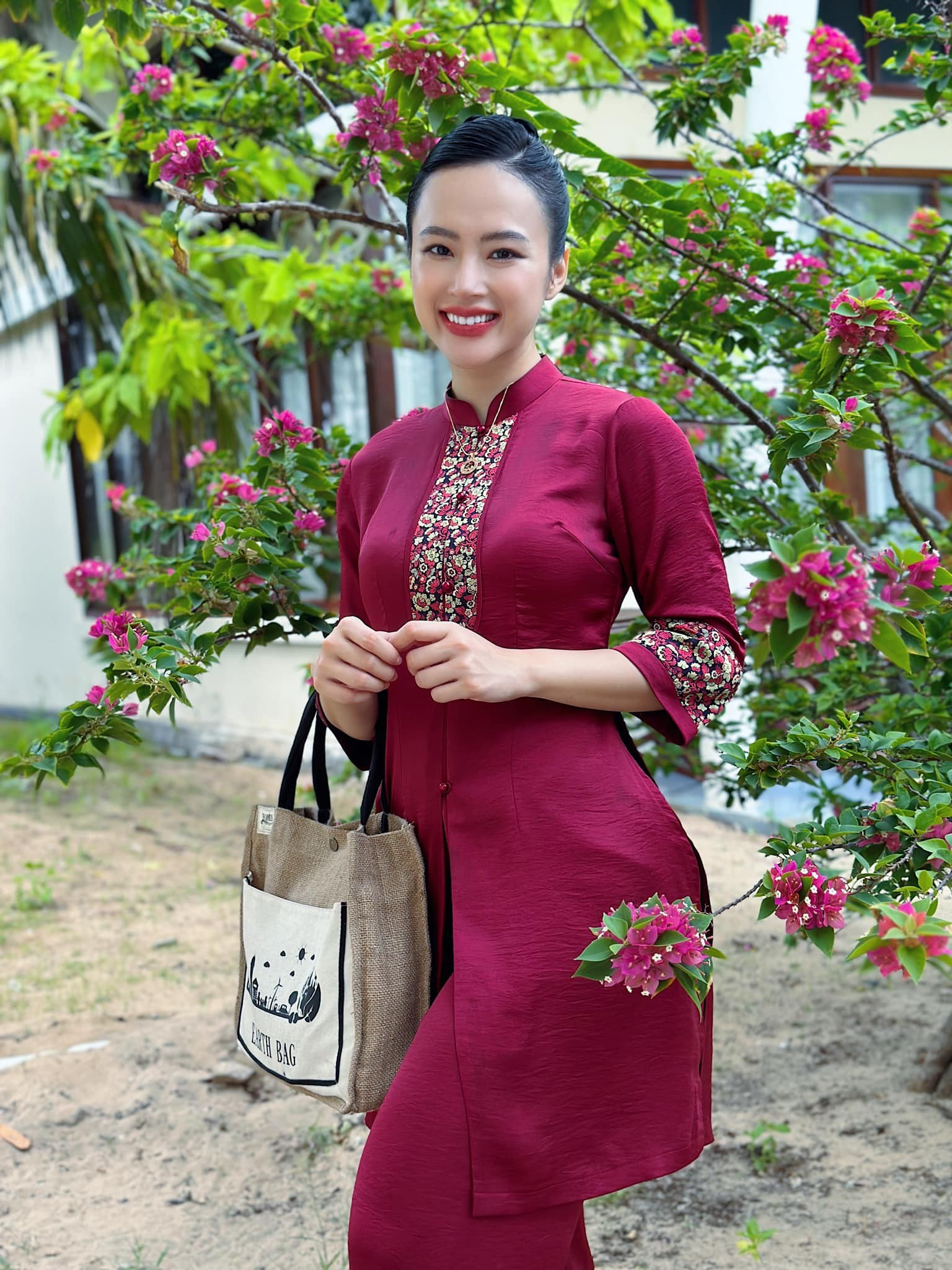 Angela Phương Trinh gây say đắm với loạt khoảnh khắc đời thường - Ảnh 2