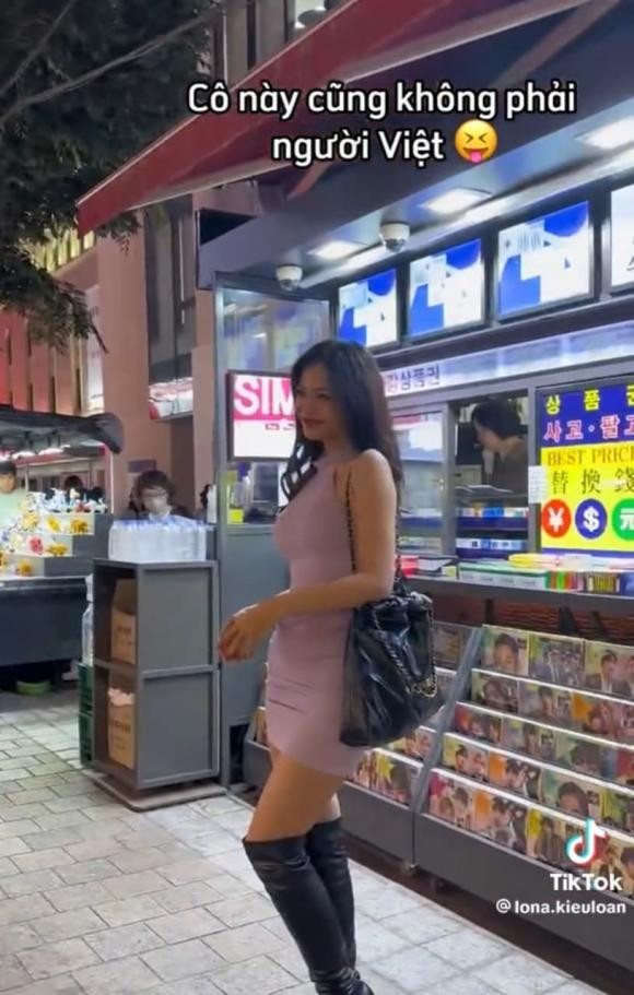 Á hậu Kiều Loan qua ảnh chụp lén bằng camera thường: Nhan sắc đáng kinh ngạc hậu trùng tu - Ảnh 1 Á hậu Kiều Loan qua ảnh chụp lén bằng camera thường: Nhan sắc đáng kinh ngạc hậu trùng tu - Ảnh 1