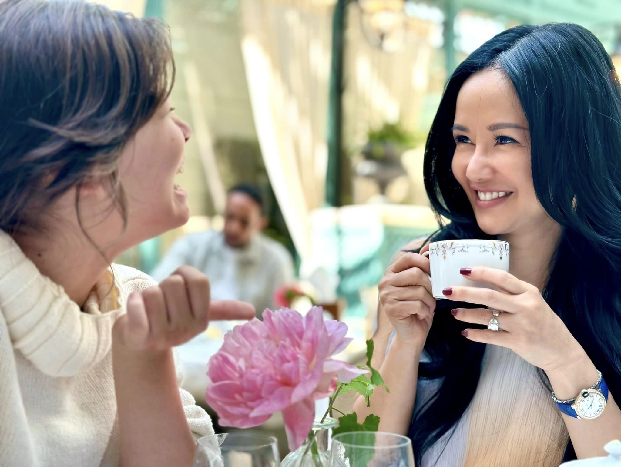 Nhan sắc lão hóa ngược của diva Hồng Nhung. Ảnh FBNV