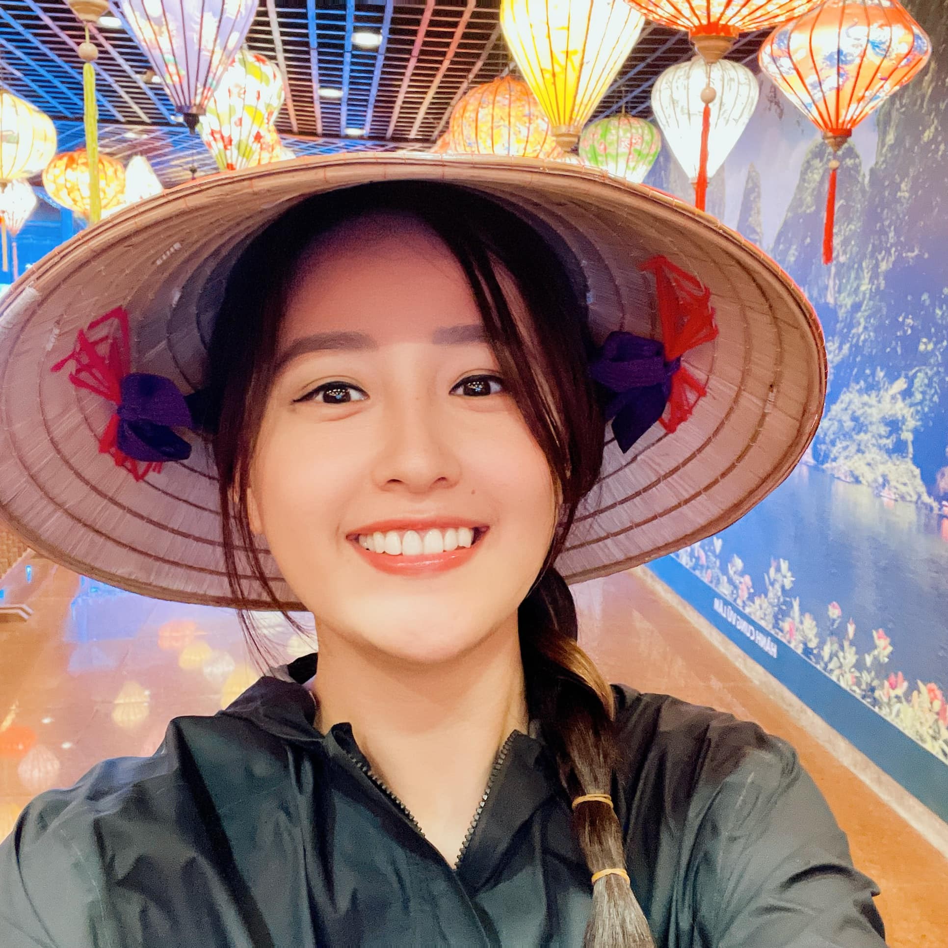 Mai Phương Thúy vui vẻ trở lại cuộc sống đời thường. Ảnh FBNV Mai Phương Thúy vui vẻ trở lại cuộc sống đời thường. Ảnh FBNV